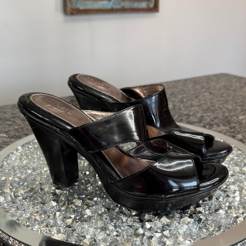 Eurosoft Black Women's mule peep toe Heels EUC 9